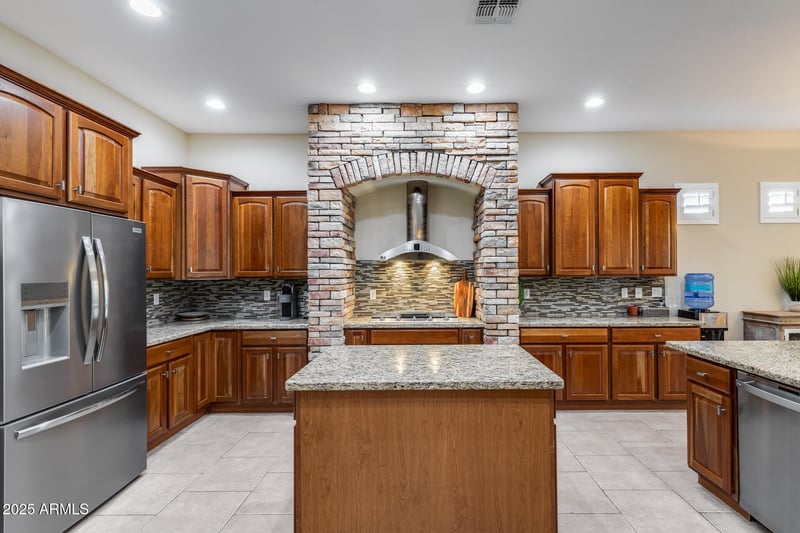 8657 Rowel Rd, Peoria, AZ 85383