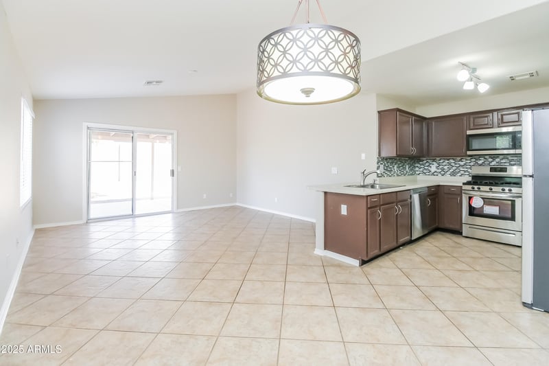 8658 Capri Ave, Mesa, AZ 85208