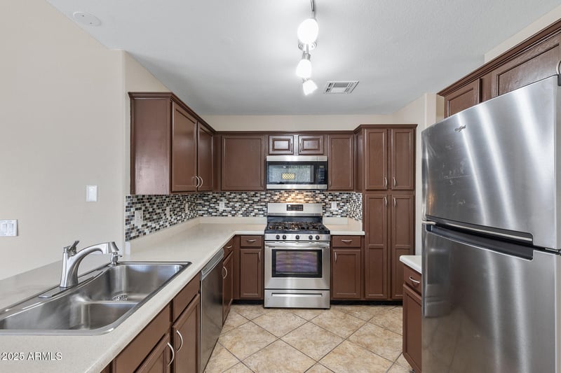 8658 Capri Ave, Mesa, AZ 85208