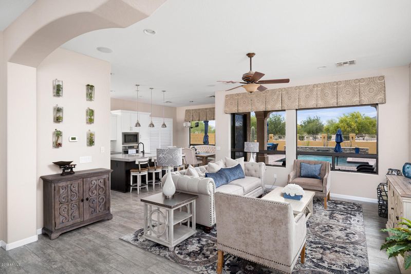 8658 E Ivy St, Mesa, AZ 85207