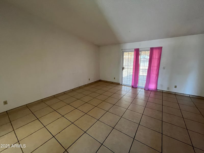 8658 Earll Dr, Phoenix, AZ 85037