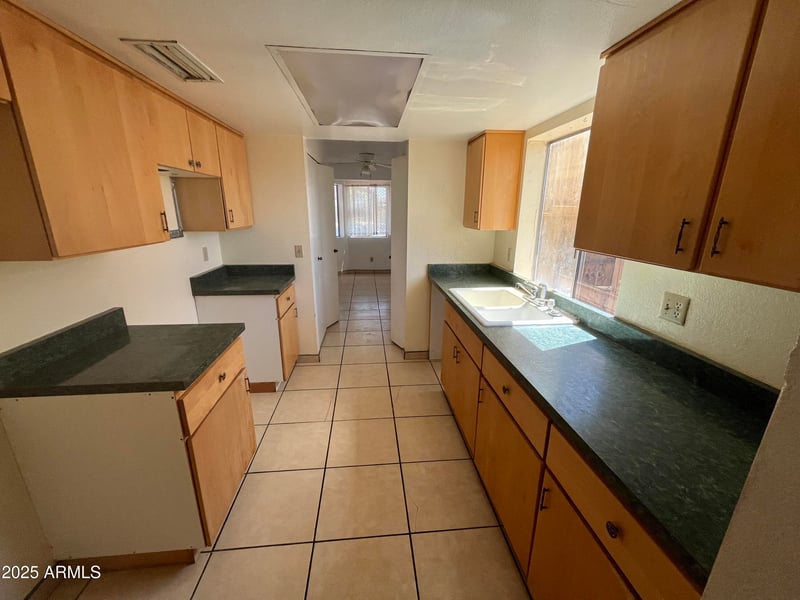 8658 Earll Dr, Phoenix, AZ 85037