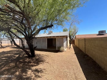 8658 Earll Dr, Phoenix, AZ 85037