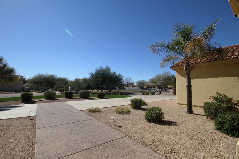 8660 E Sutton Dr, Scottsdale, AZ 85260