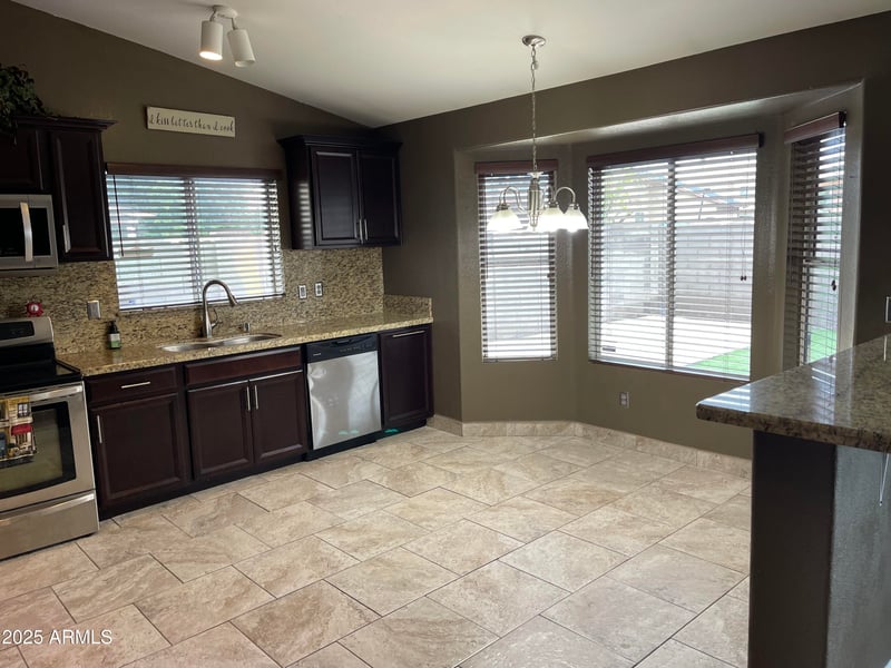 8662 Monte Vista Rd, Phoenix, AZ 85037