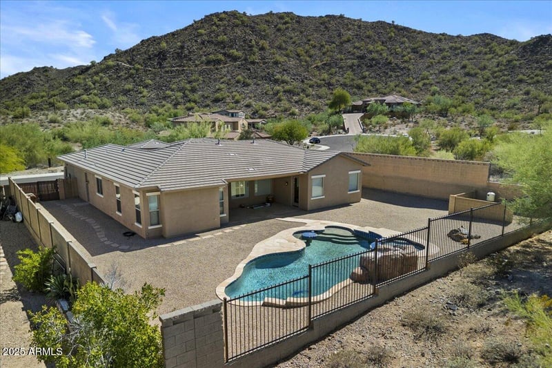 8666 Lariat Ln, Peoria, AZ 85383