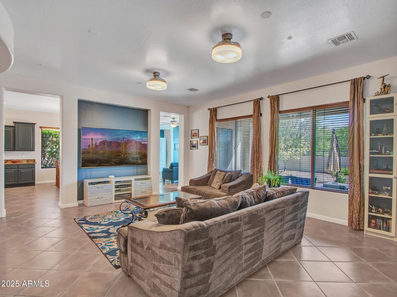 8667 Buckhorn Trl, Peoria, AZ 85383