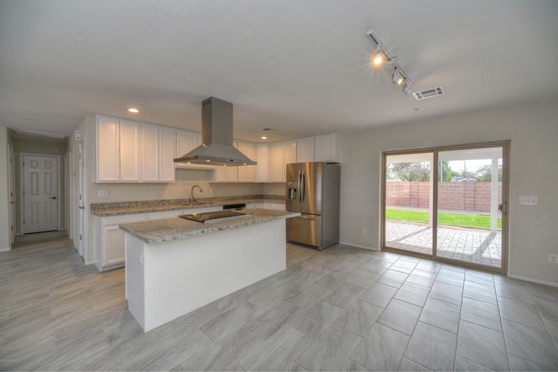 8667 E Roanoke Ave, Scottsdale, AZ 85257