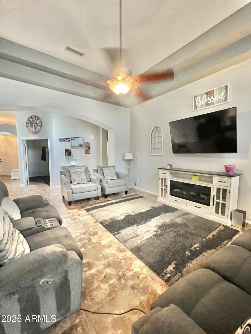 867 Del Rio Ct, Apache Junction, AZ 85120