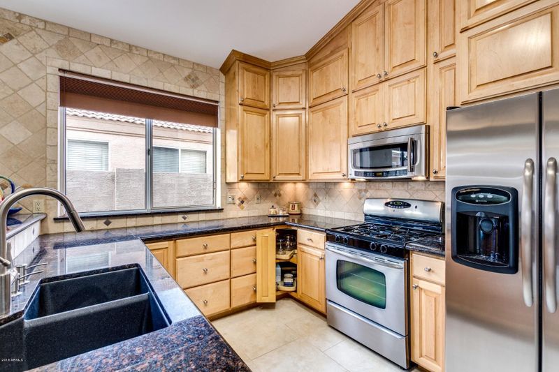 867 N Gregory Pl, Chandler, AZ 85226