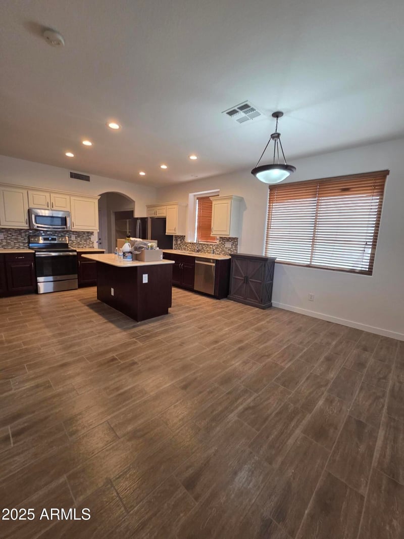 8676 96th Ln, Peoria, AZ 85345