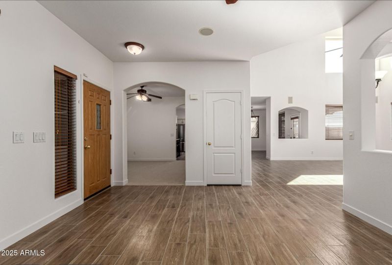8676 N 96th Ln, Peoria, AZ 85345