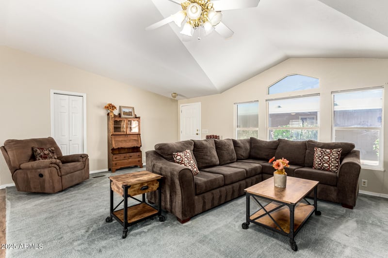 868 Tee St, San Tan Valley, AZ 85140