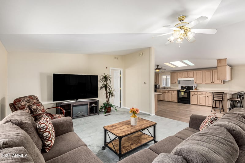 868 Tee St, San Tan Valley, AZ 85140