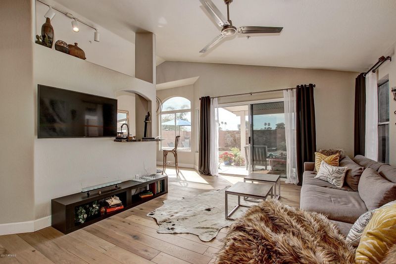 8683 E Pinchot Ave, Scottsdale, AZ 85251