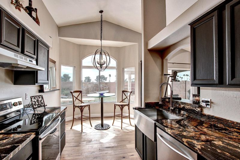 8683 E Pinchot Ave, Scottsdale, AZ 85251