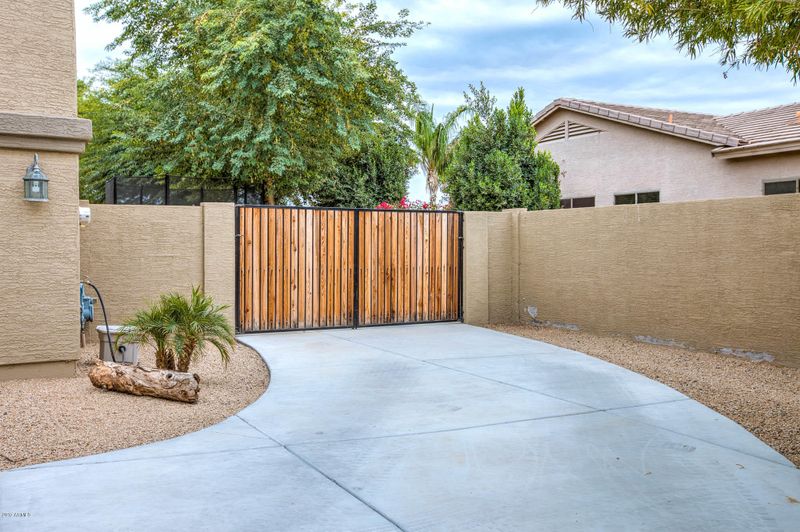 869 E Loma Vista St, Gilbert, AZ 85295