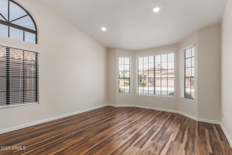 869 Emerald Island Dr, Gilbert, AZ 85233