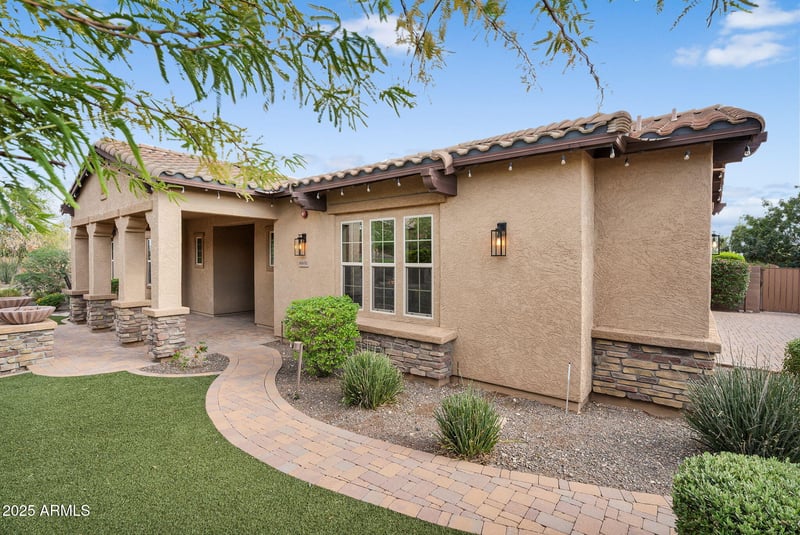 8691 Questa Dr, Peoria, AZ 85383