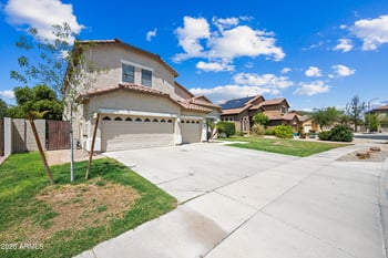 8698 W Morten Ave, Glendale, AZ 85305