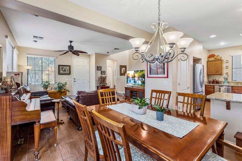 870 S Porter St, Gilbert, AZ 85296