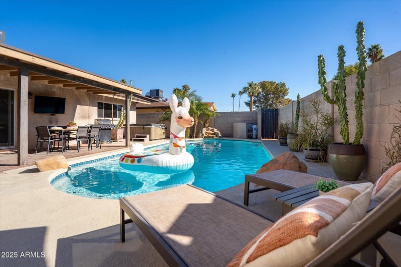 8701 Columbus Ave, Scottsdale, AZ 85251