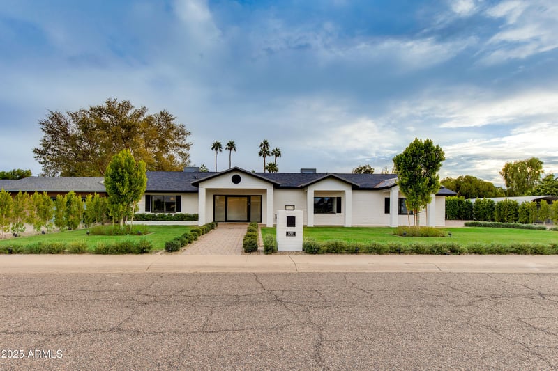 8701 E Highland Ave, Scottsdale, AZ 85251