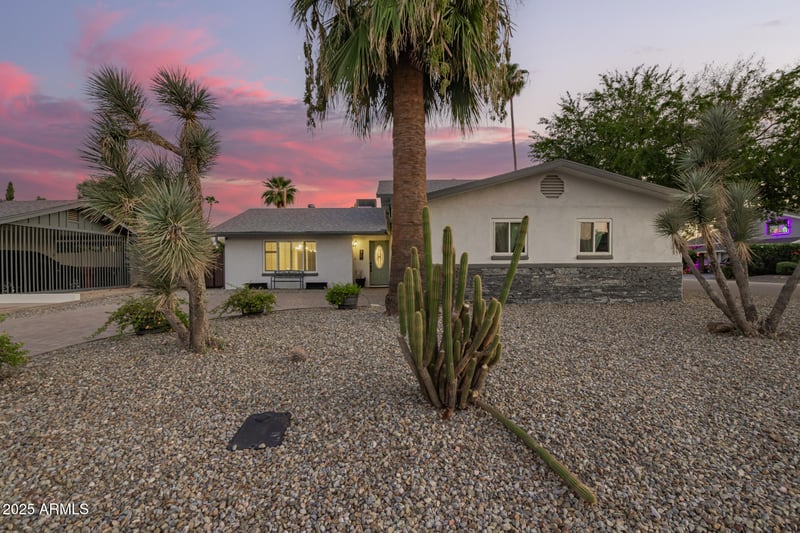 8701 Edward Ave, Scottsdale, AZ 85250