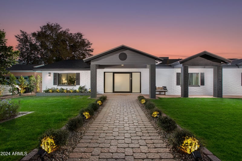 8701 Highland Ave, Scottsdale, AZ 85251
