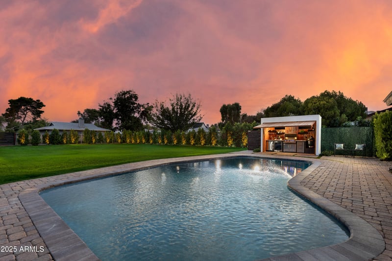 8701 Highland Ave, Scottsdale, AZ 85251