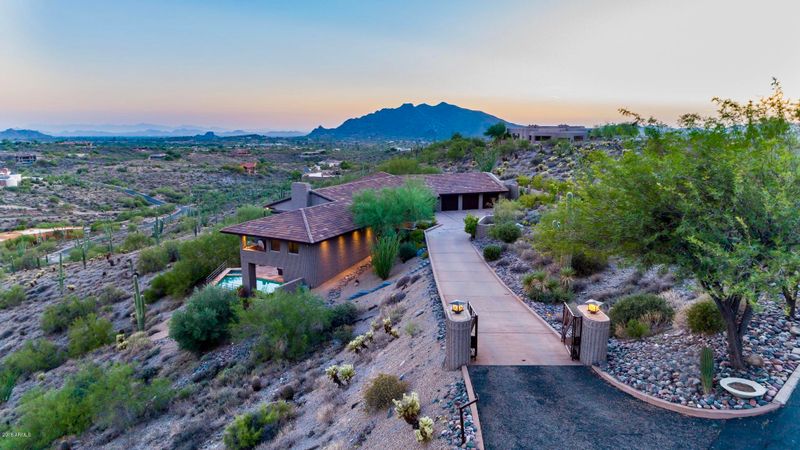 8702 E Silver Saddle Dr, Carefree, AZ 85377