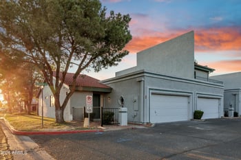 8702 Shadow Ln, Peoria, AZ 85345