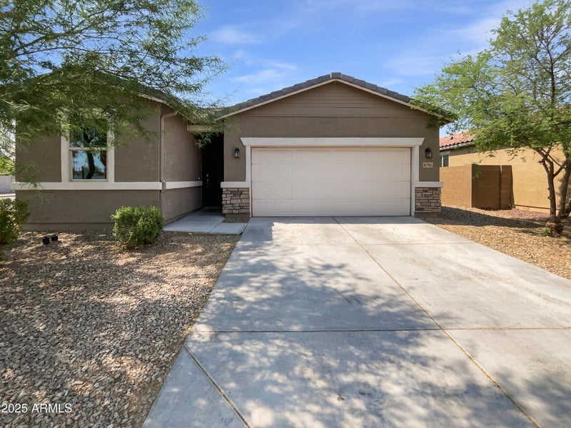 8705 Mackenzie Dr, Phoenix, AZ 85037