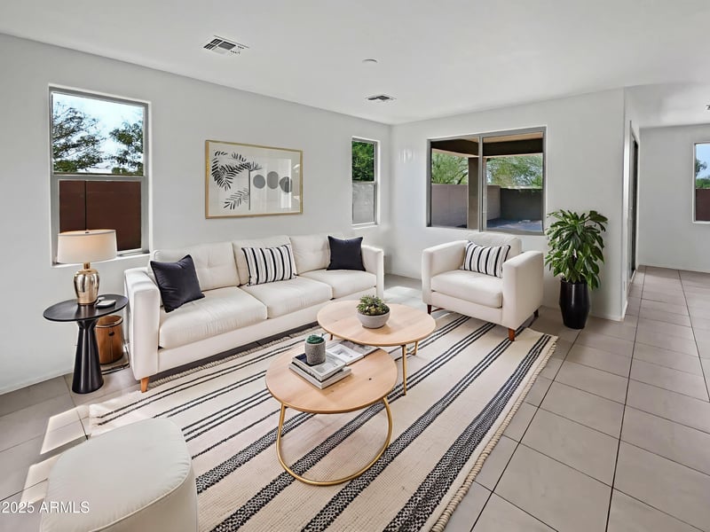8705 Mackenzie Dr, Phoenix, AZ 85037