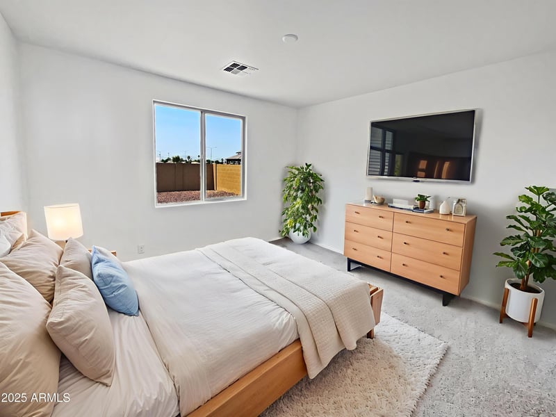 8705 Mackenzie Dr, Phoenix, AZ 85037