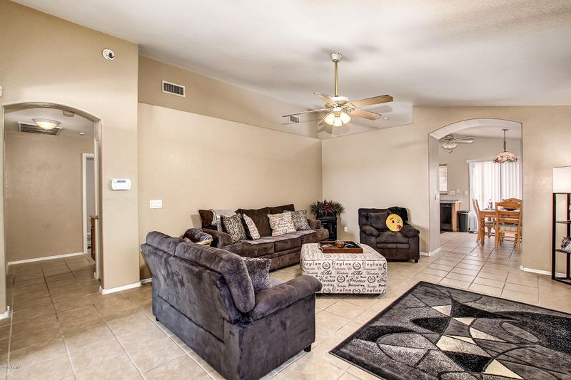 8705 W Palm Ln, Phoenix, AZ 85037