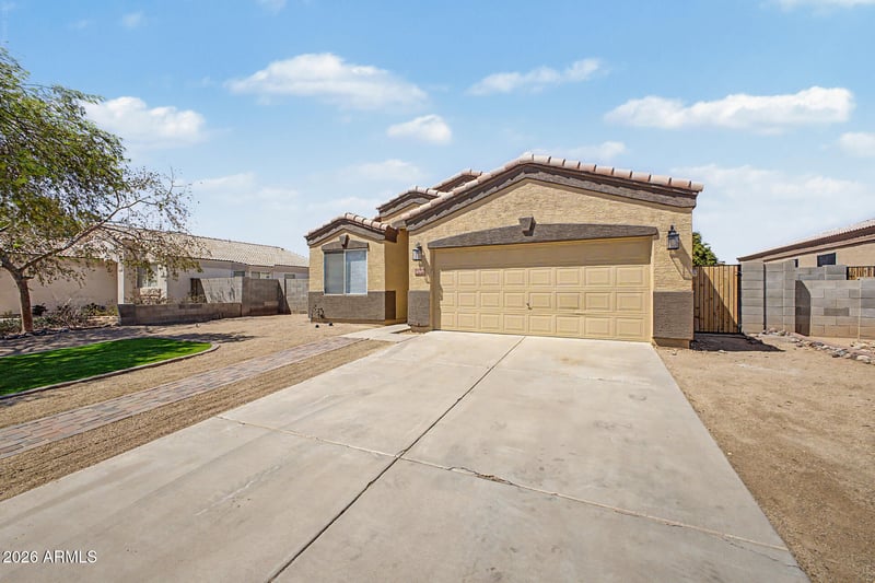 8706 W Stanley A Goff Dr, Tolleson, AZ 85353