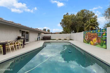 8707 Clarendon Ave, Scottsdale, AZ 85251