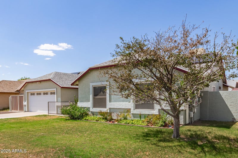 8708 Golden Ln, Peoria, AZ 85345