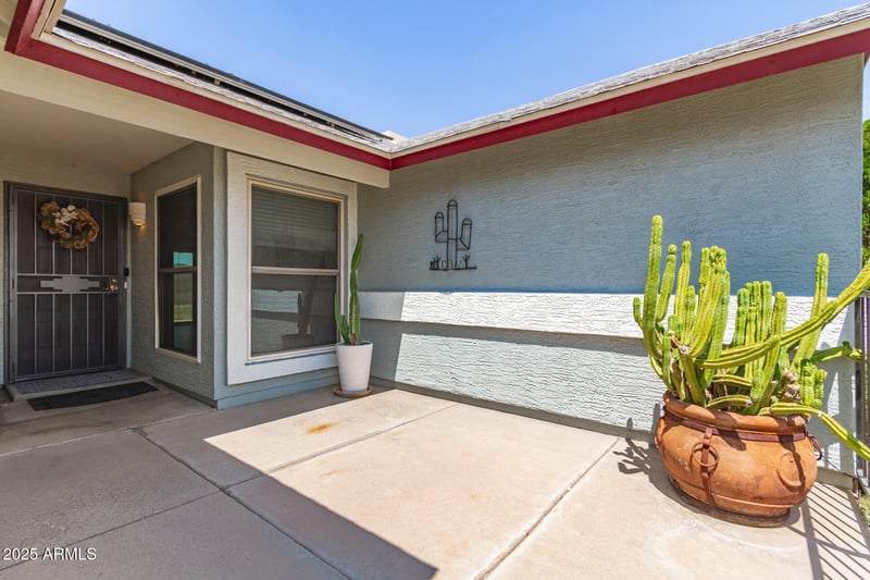 8708 Golden Ln, Peoria, AZ 85345