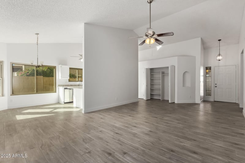 8709 Cambridge Ave, Phoenix, AZ 85037