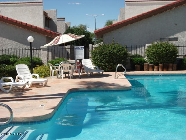 8709 Shadow Ln, Peoria, AZ 85345