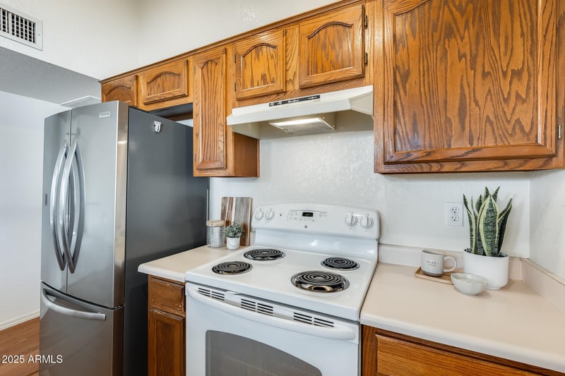 8709 Saint John Rd, Peoria, AZ 85382