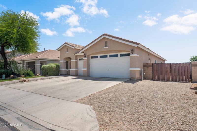 871 Harold Dr, San Tan Valley, AZ 85140