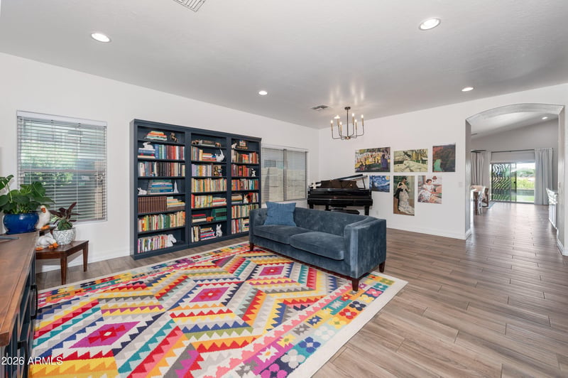 871 Harold Dr, San Tan Valley, AZ 85140