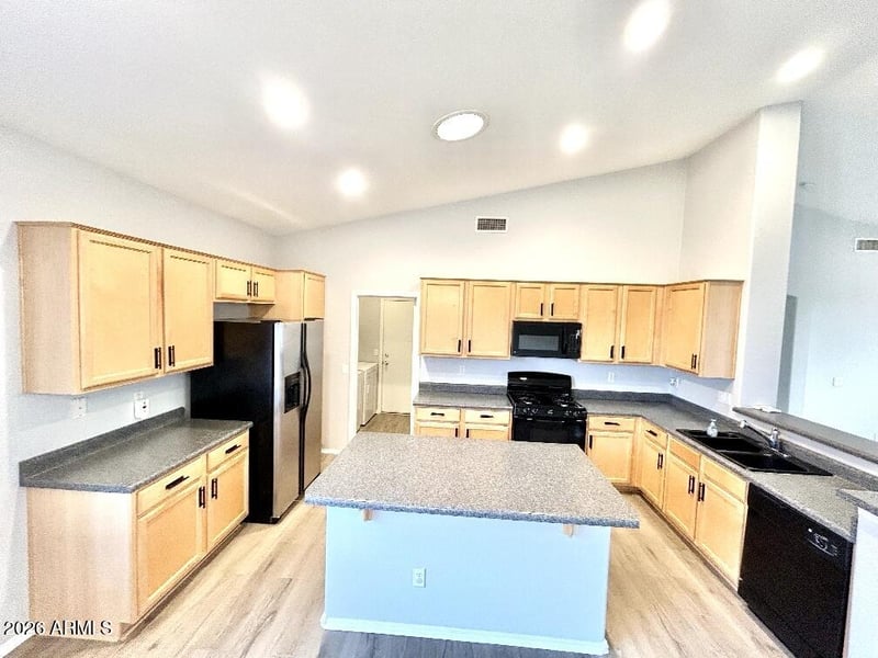 871 Sherri Dr, Gilbert, AZ 85296