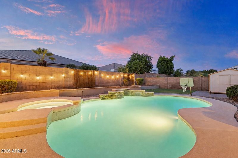 8710 E Hobart St, Mesa, AZ 85207