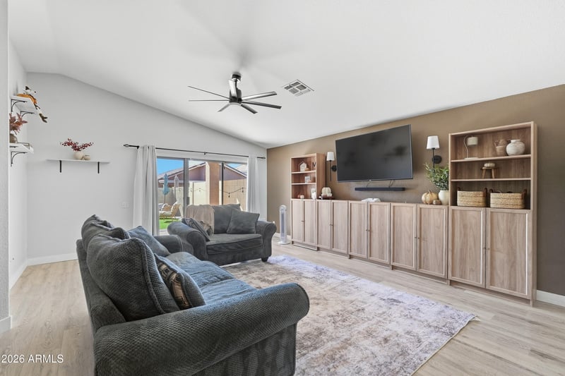8711 E Nido Ave, Mesa, AZ 85209