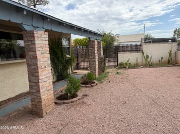 8712 E Main St, Mesa, AZ 85207