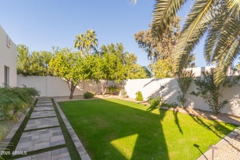 8713 80th --, Scottsdale, AZ 85258